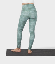Cargar imagen en el visor de la galería, Manduka - Essence Legging Printed - Women