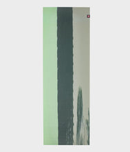 Cargar imagen en el visor de la galería, Manduka - Mat eKO SuperLite Travel (68&quot; X 24&quot; X 1.5 mm)